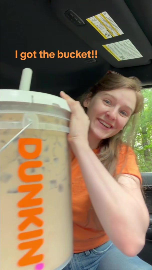 Thanks @Dunkin' for my 640 ounce iced coffee!! #summerfun #icedcoffee #dunkin #newengland #review 